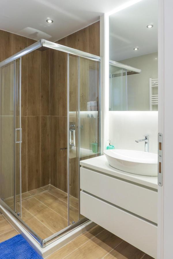 New Modern Style Home Next To The Train Station Thessaloniki Exterior photo